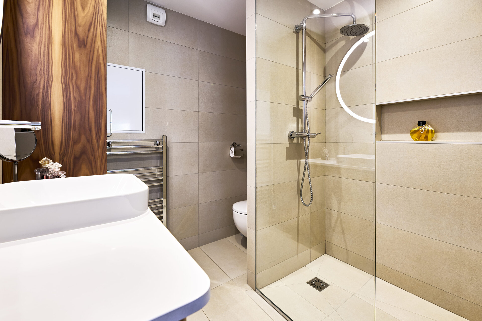 Casa de Banho Preta - Iluminação